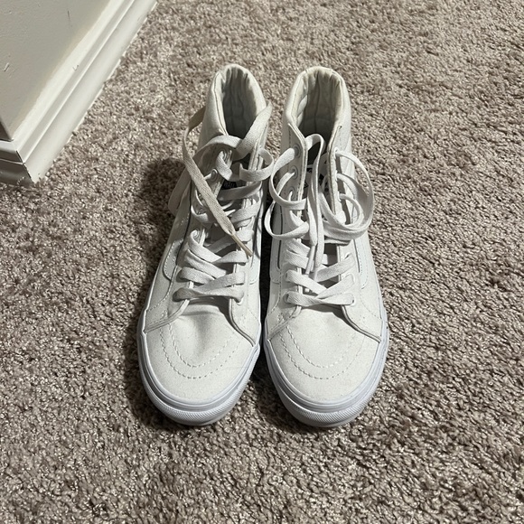 White,  high top Vans size 6. Never worn. - Picture 2 of 5